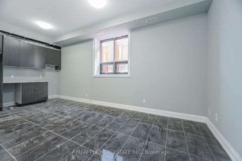 Photo 15 at 416 Oakwood Avenue, Oakwood Village, Toronto