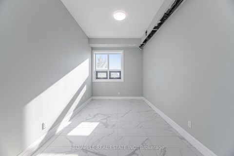 Photo 29 at 416 Oakwood Avenue, Oakwood Village, Toronto