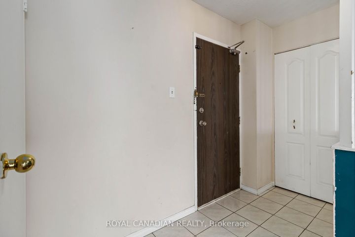 Photo 4 at 1201 - 4 Kings Cross Road, Queen Street Corridor, Brampton