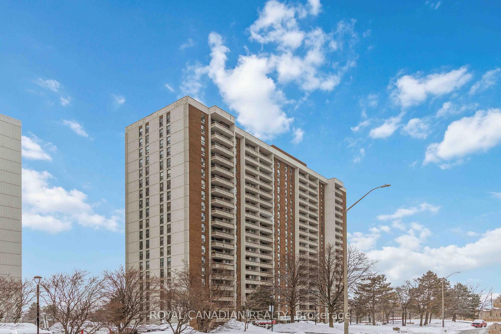 1201 - 4 Kings Cross Road, Queen Street Corridor, Brampton 2