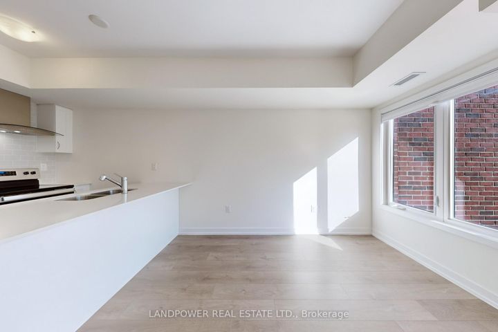 Photo 8 at 3305 - 60 Elizabeth Street S, Mill Pond, Richmond Hill