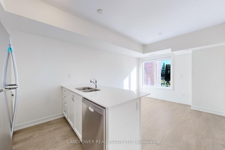 Photo 14 at 3305 - 60 Elizabeth Street S, Mill Pond, Richmond Hill