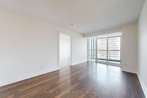 Photo 10 at 2021 - 25 Greenview Avenue, Newtonbrook West, Toronto