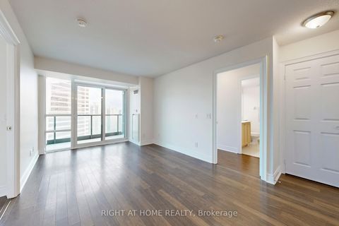 Photo 12 at 2021 - 25 Greenview Avenue, Newtonbrook West, Toronto