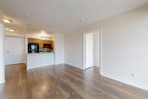 Photo 15 at 2021 - 25 Greenview Avenue, Newtonbrook West, Toronto