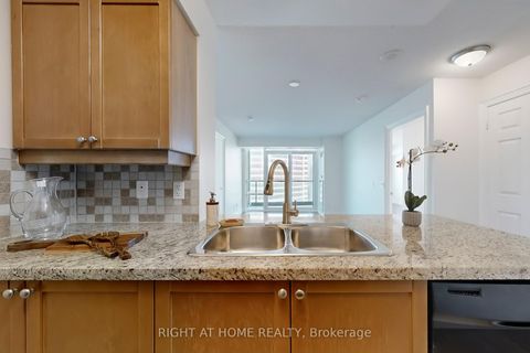 Photo 20 at 2021 - 25 Greenview Avenue, Newtonbrook West, Toronto