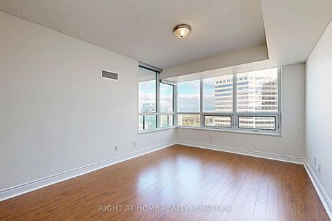 Photo 24 at 2021 - 25 Greenview Avenue, Newtonbrook West, Toronto