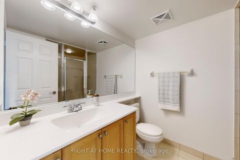 Photo 25 at 2021 - 25 Greenview Avenue, Newtonbrook West, Toronto