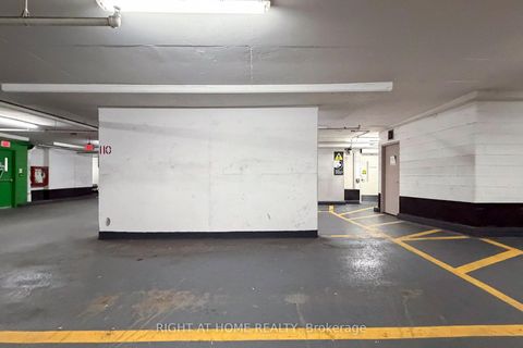 Photo 44 at 2021 - 25 Greenview Avenue, Newtonbrook West, Toronto