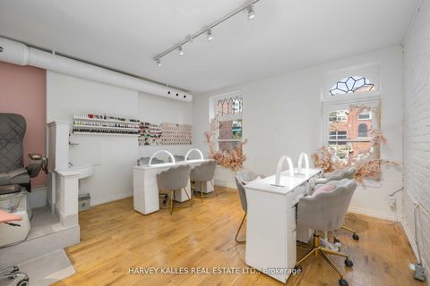 Photo 8 at 617 King Street W, Waterfront Communities C1, Toronto