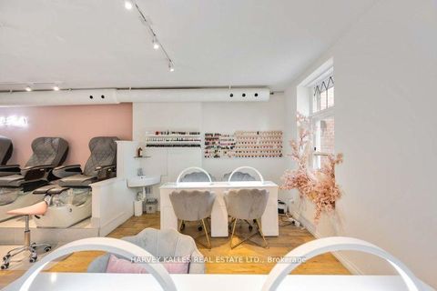 Photo 10 at 617 King Street W, Waterfront Communities C1, Toronto