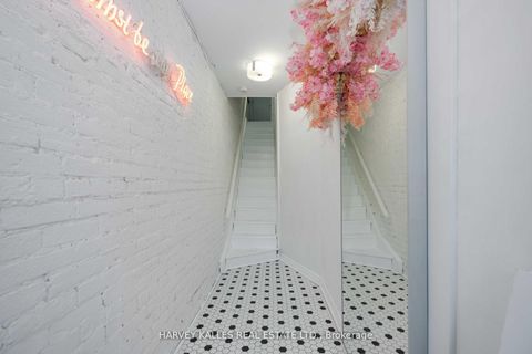 Photo 17 at 617 King Street W, Waterfront Communities C1, Toronto