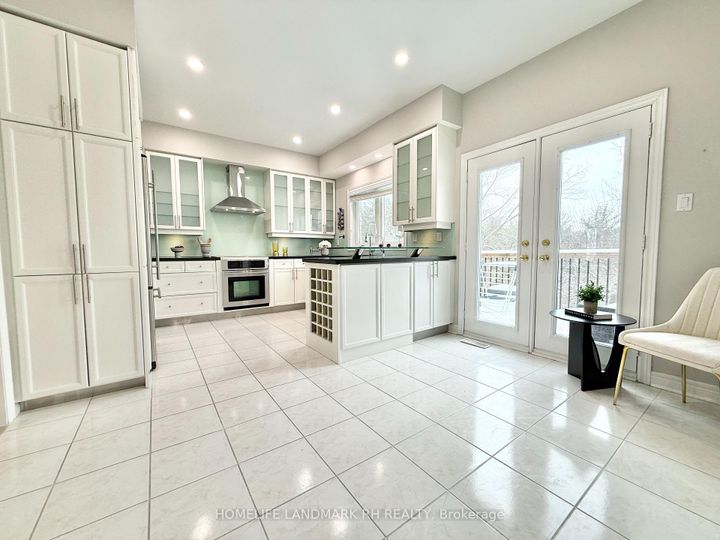 Photo 14 at 10 - 8909 Bathurst Street, South Richvale, Richmond Hill