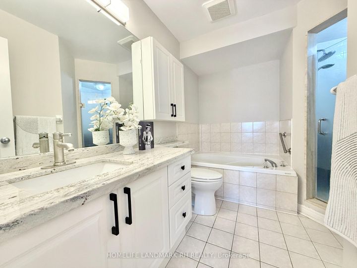 Photo 20 at 10 - 8909 Bathurst Street, South Richvale, Richmond Hill