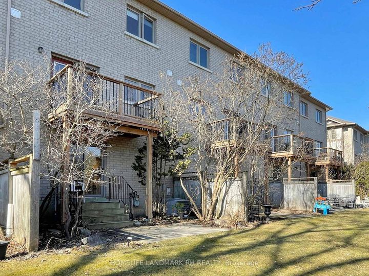 Photo 29 at 10 - 8909 Bathurst Street, South Richvale, Richmond Hill