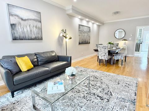 Photo 4 at 10 - 8909 Bathurst Street, South Richvale, Richmond Hill