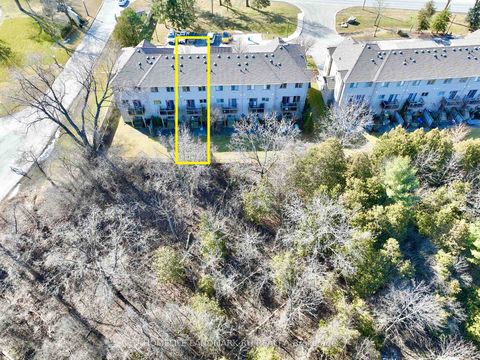 Photo 35 at 10 - 8909 Bathurst Street, South Richvale, Richmond Hill