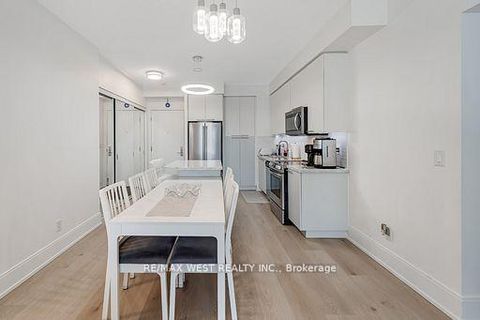 Photo 7 at 1122 - 70 Roehampton Avenue, Mount Pleasant West, Toronto