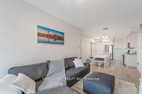 Photo 13 at 1122 - 70 Roehampton Avenue, Mount Pleasant West, Toronto