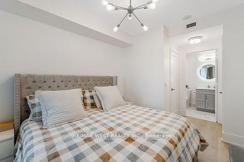 Photo 23 at 1122 - 70 Roehampton Avenue, Mount Pleasant West, Toronto