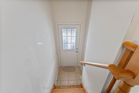 Photo 2 at 175B Finch Avenue E, Willowdale East, Toronto