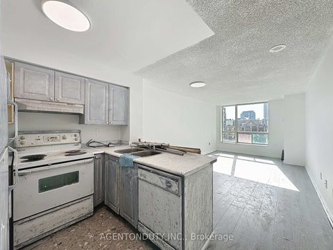 Photo 15 at 712 - 109 Front Street E, Waterfront Communities C8, Toronto