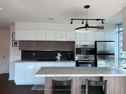 Photo 2 at 1503 - 219 Fort York Boulevard, Niagara, Toronto