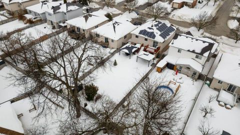 Photo 2 at 48 Ward Drive, Painswick North, Barrie