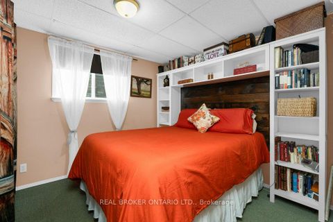 Photo 9 at 48 Ward Drive, Painswick North, Barrie