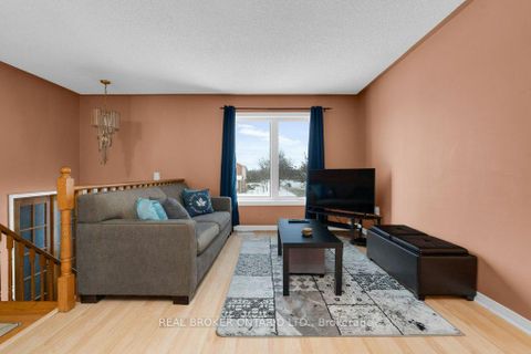 Photo 17 at 48 Ward Drive, Painswick North, Barrie