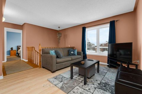Photo 18 at 48 Ward Drive, Painswick North, Barrie