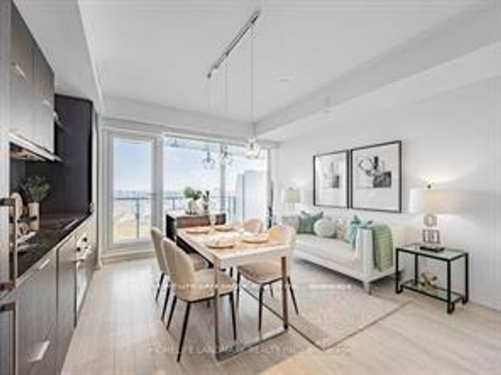 Photo 6 at 4211 - 197 Yonge Street, Yonge Corridor, Toronto