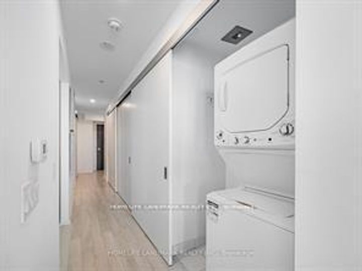 Photo 14 at 4211 - 197 Yonge Street, Yonge Corridor, Toronto