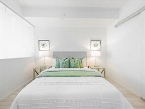 Photo 4 at 4211 - 197 Yonge Street, Yonge Corridor, Toronto