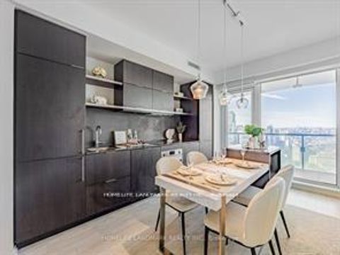 Photo 7 at 4211 - 197 Yonge Street, Yonge Corridor, Toronto