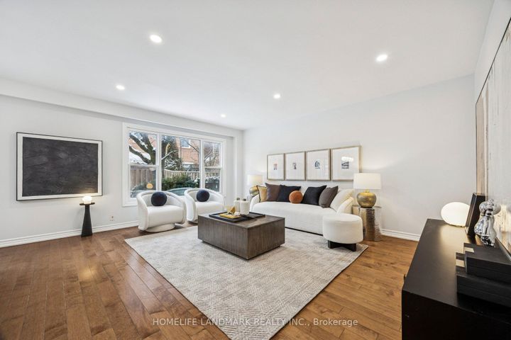 Photo 7 at 149 Glenmanor Way, Yorkhill, Vaughan