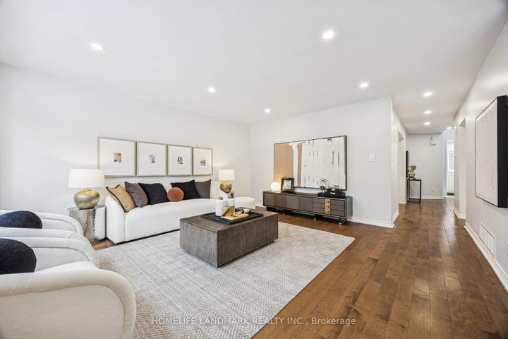 Photo 9 at 149 Glenmanor Way, Yorkhill, Vaughan