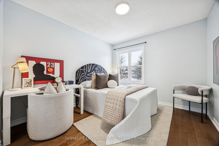 Photo 13 at 149 Glenmanor Way, Yorkhill, Vaughan