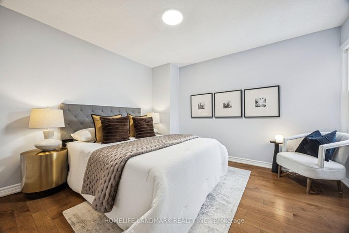 Photo 14 at 149 Glenmanor Way, Yorkhill, Vaughan