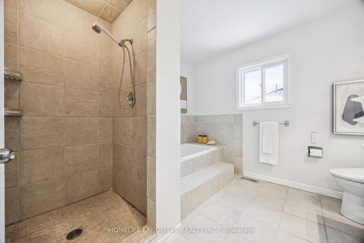 Photo 20 at 149 Glenmanor Way, Yorkhill, Vaughan