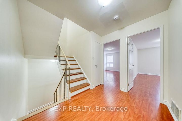 Photo 10 at 16 - 33 Four Winds Drive, York University Heights, Toronto