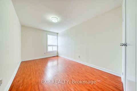 Photo 14 at 16 - 33 Four Winds Drive, York University Heights, Toronto