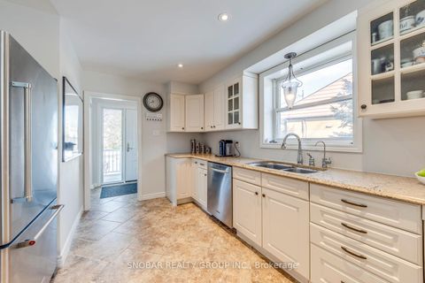 Photo 10 at 25 Allonsius Drive, Etobicoke West Mall, Toronto