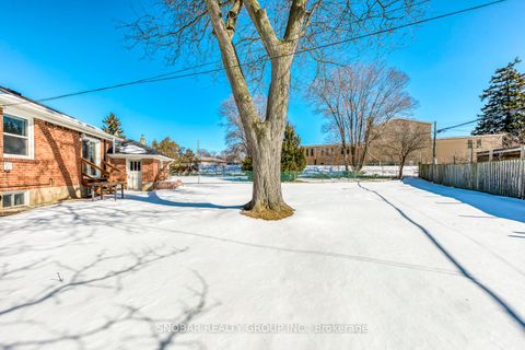 Photo 26 at 25 Allonsius Drive, Etobicoke West Mall, Toronto