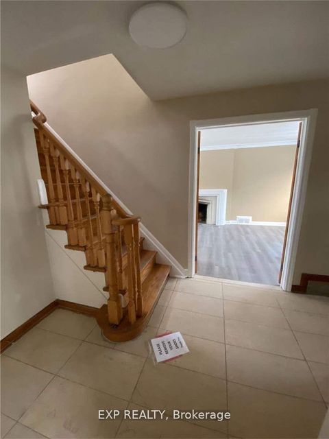 Photo 2 at 204 York Mills Road, Windfields, Toronto