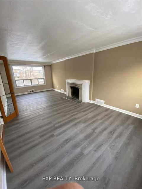 Photo 3 at 204 York Mills Road, Windfields, Toronto