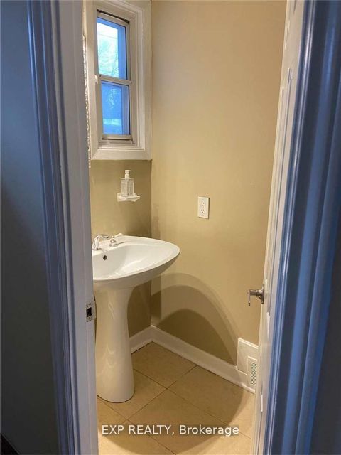 Photo 5 at 204 York Mills Road, Windfields, Toronto