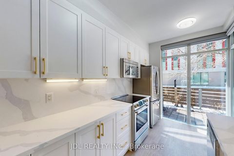 Photo 4 at Th8 - 31 Brunel Court, Waterfront Communities C1, Toronto