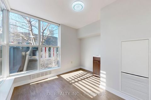 Photo 17 at Th8 - 31 Brunel Court, Waterfront Communities C1, Toronto