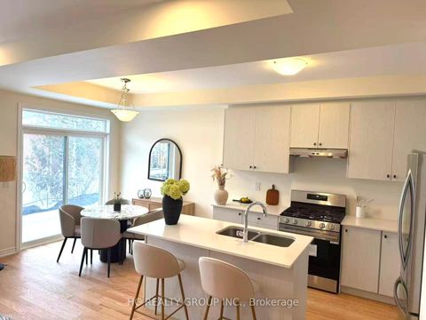 Photo 7 at 7 - 66 Main Street, Schomberg, King